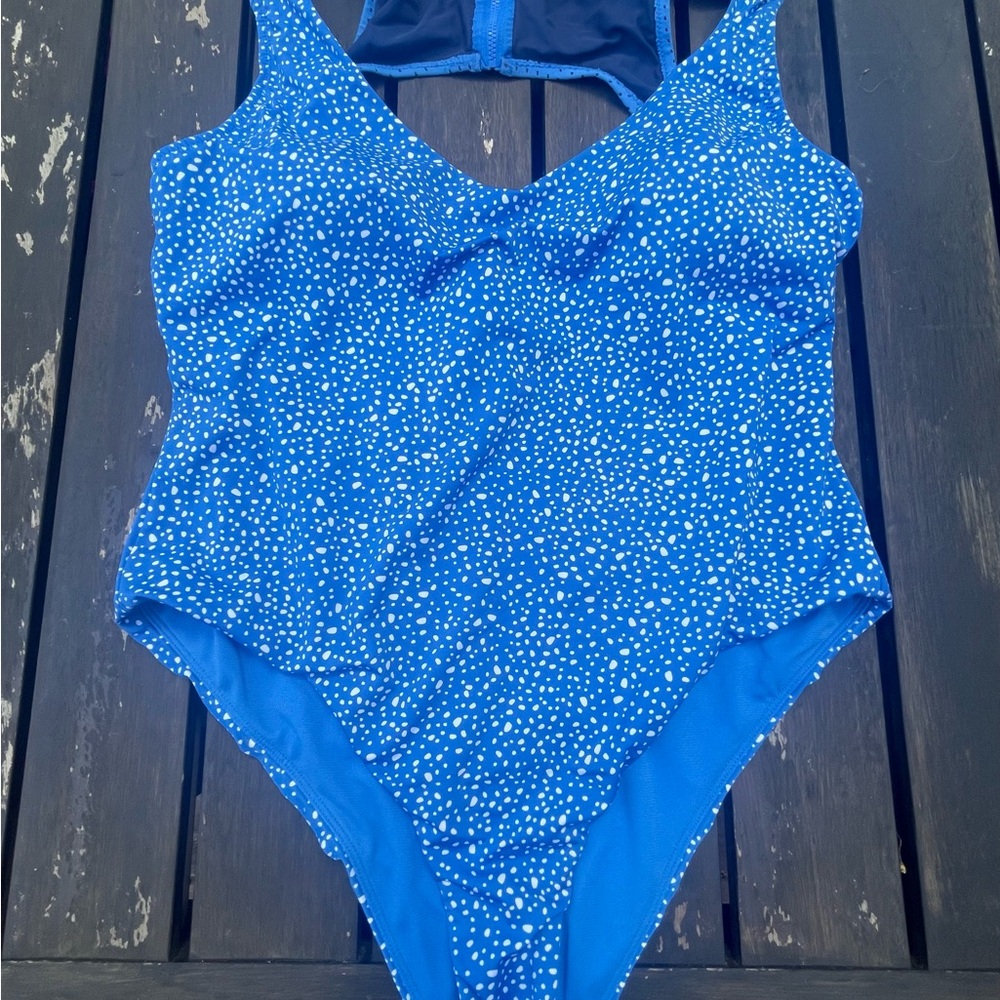 Nike Women's Pacific Blue Water Dots Open Back One-Piece Swimsuit in size XL